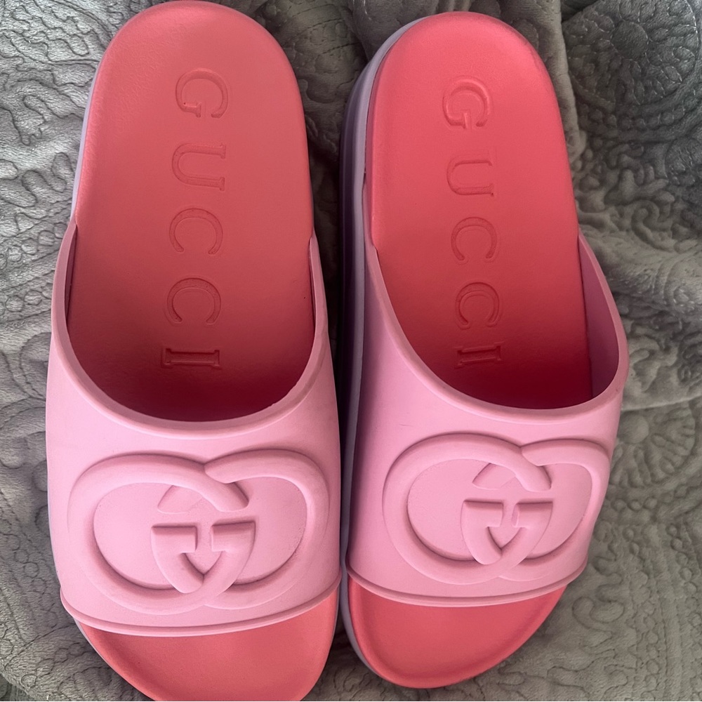 Gucci soft slippers rubber pink like brand new without box!
